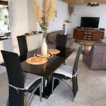 Le Clos Du Lys Hébergement de vacances *